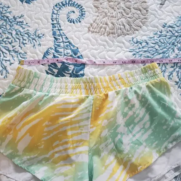 🔥 Fabletics Latrice Short Yellow Green Tie Dye Print Shorts Medium Athletic - Picture 11 of 16